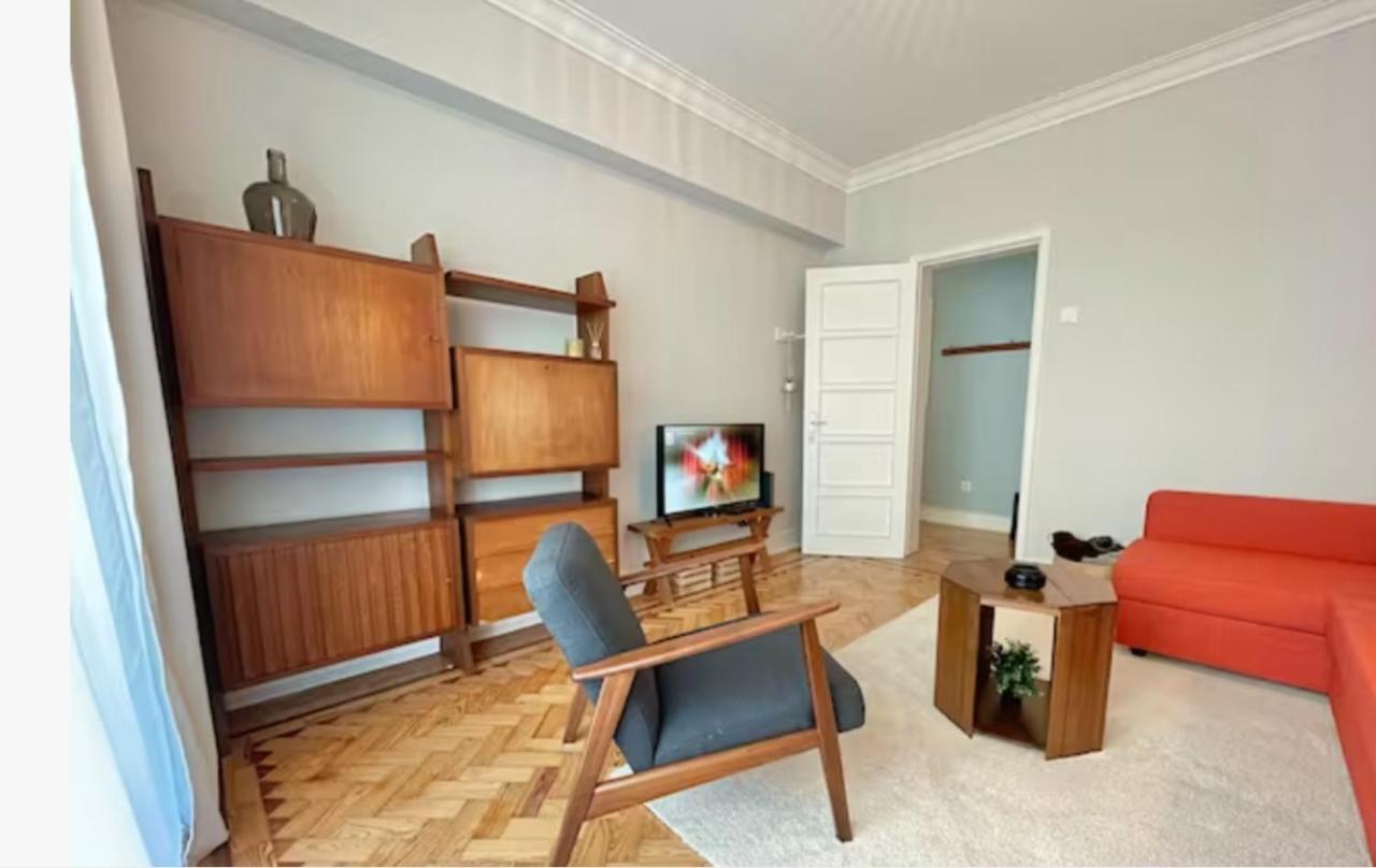 Valmor Avenue Vintage Chiq By Homeful Apartment *